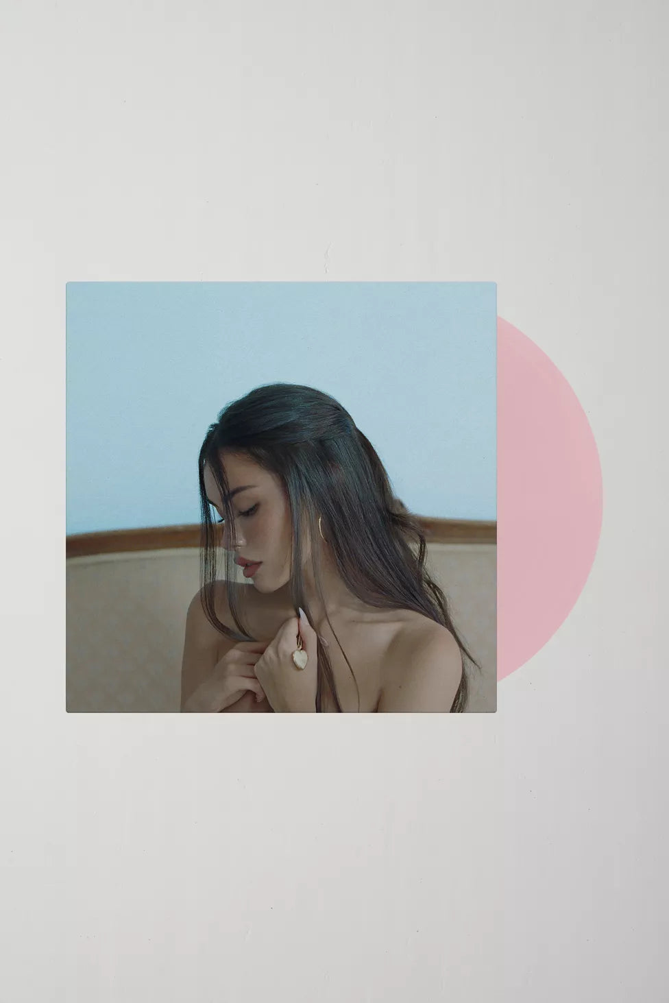 Madison Beer - locket (UO Exclusive Pink Pastel LP)